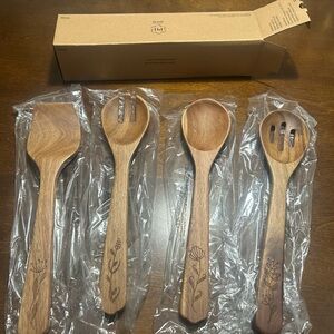 Princess House Brown Wooden Utensil Set with Floral Design
